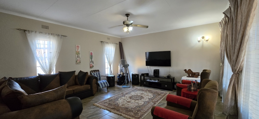4 Bedroom Property for Sale in Geelhoutpark North West